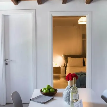 Elegant 2 Bd House With Shared Pool Tatil Evi Ornos (Mykonos)